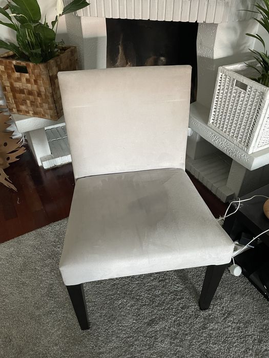 Conjunto mesa e cadeiras Wengé (madeira maciça)