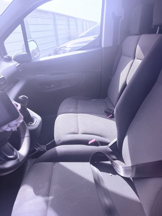 Peugeot partner  1.5 cdi. Sinistrado