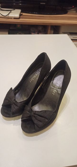 Satynowe szpilki rozmiar 35 Jennifer