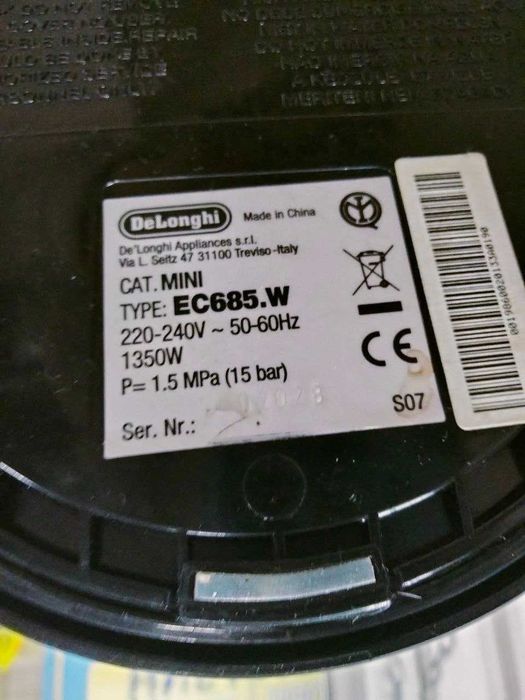 Ріжкова кавоварка еспресо Delonghi EC 685.M
