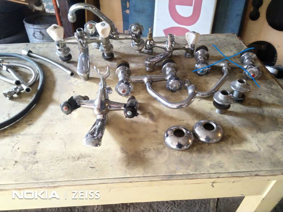 Nowe nieużywane baterie łazienkowe  lata 80