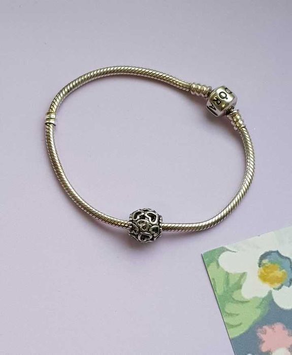 Оригінальний браслет pandora в комплекті з намистиною