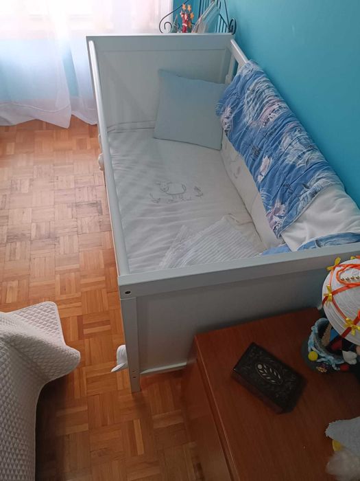 Berço com colchão