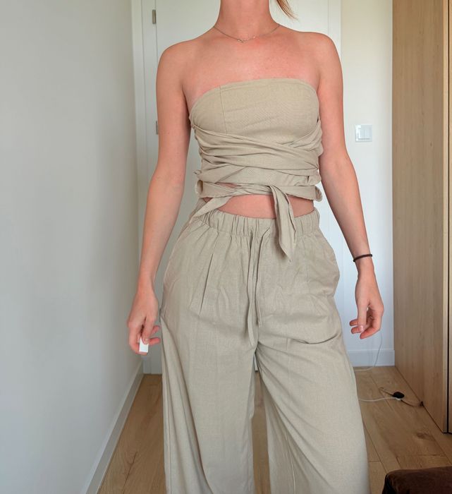 Lniany komplet: crop top з wiązaniem i szerokie spodnie