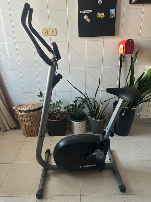 Bicicleta estática para peças