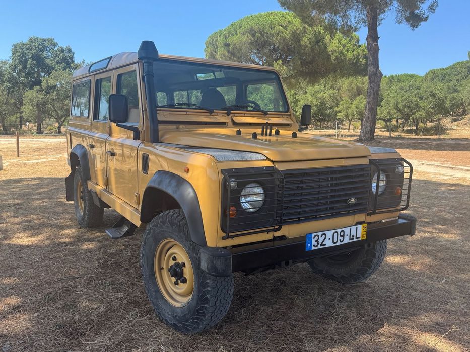 Land Rover Defender 110 2.5 TDi Metal Top foto 2