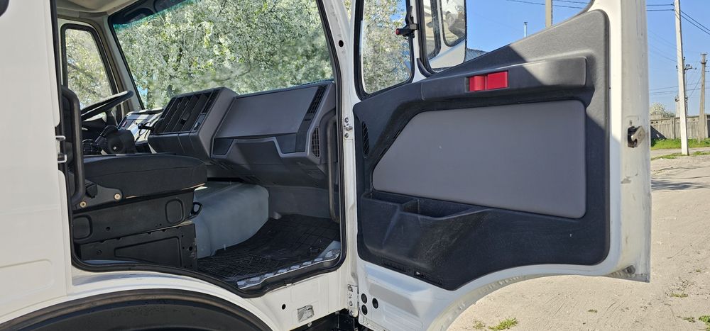 Молоковоз водовоз Mercedes-Benz 1834 LS