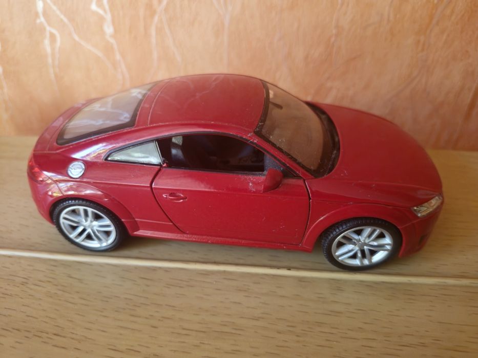 Model Audi TT 8S, 1/24, Welly