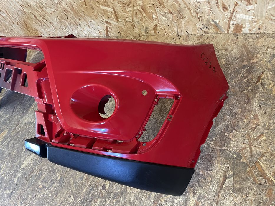 Передній бампер  Suzuki vitara 2 Оригінал