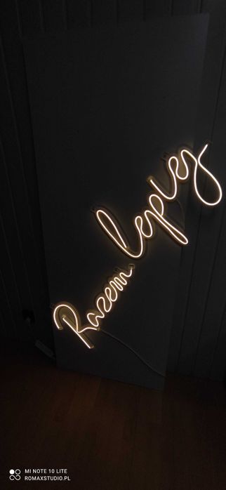 Ledon, neon  razem lepiej