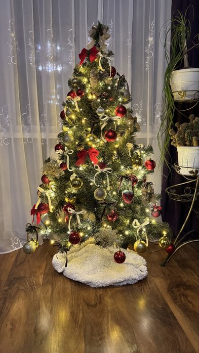Ялинка з іграшками 120 см