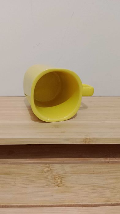 Kubek ceramiczny żółty, kwadrat, 200 ml.