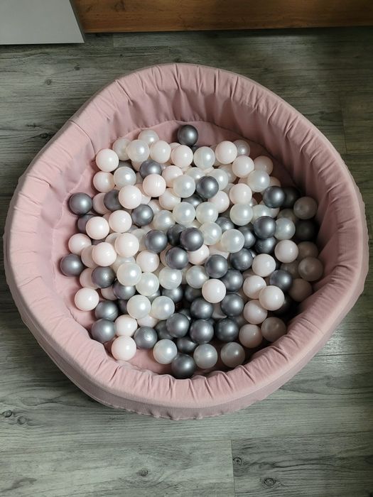 Basen z piłkami okrągły