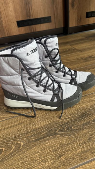 Жіночі чоботи adidas  38 р