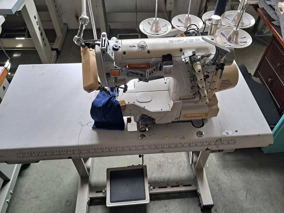 Máquina de costura Siruba w122-356
