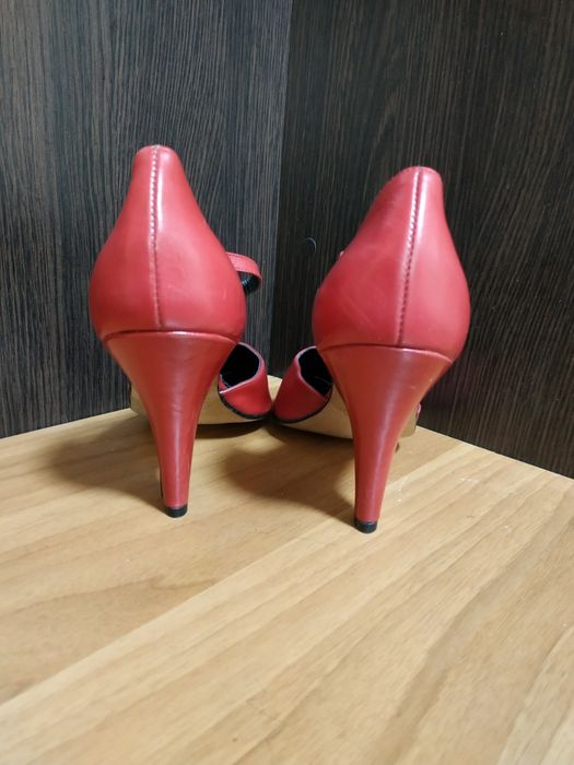 Продам женские туфли