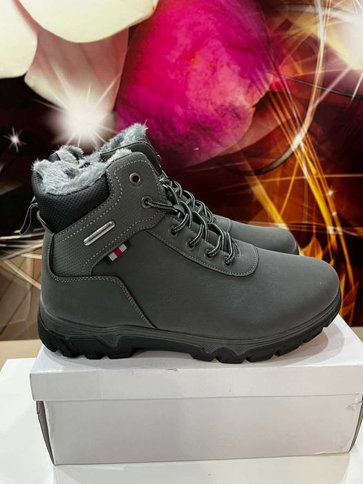 Nowe szare zimowe buty męskie ocieplane