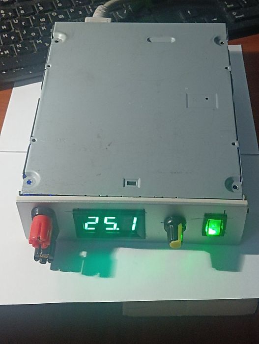 Саморобний блок живлення з регулюванням напруги (4...25V).