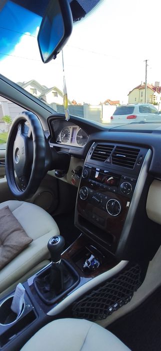 Продам автомобіль мерседес бенц b180