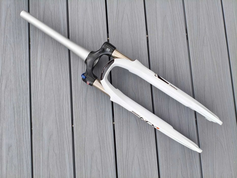 Amortyzator powietrzny z blokadą - Sr Suntour NCX AIR Trekking Lockout