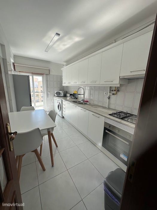 Apartamento T2 com varanda em Sines