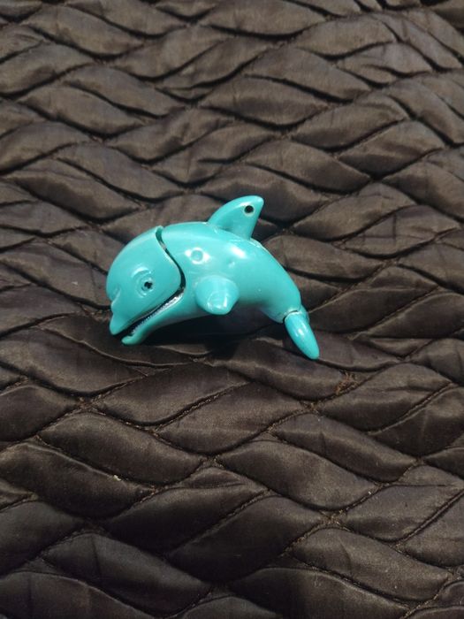 Дельфин с механизмом