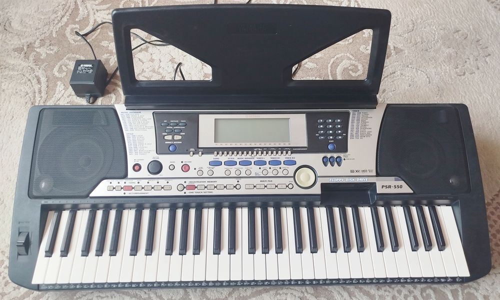 Синтезатор Yamaha PSR 550
