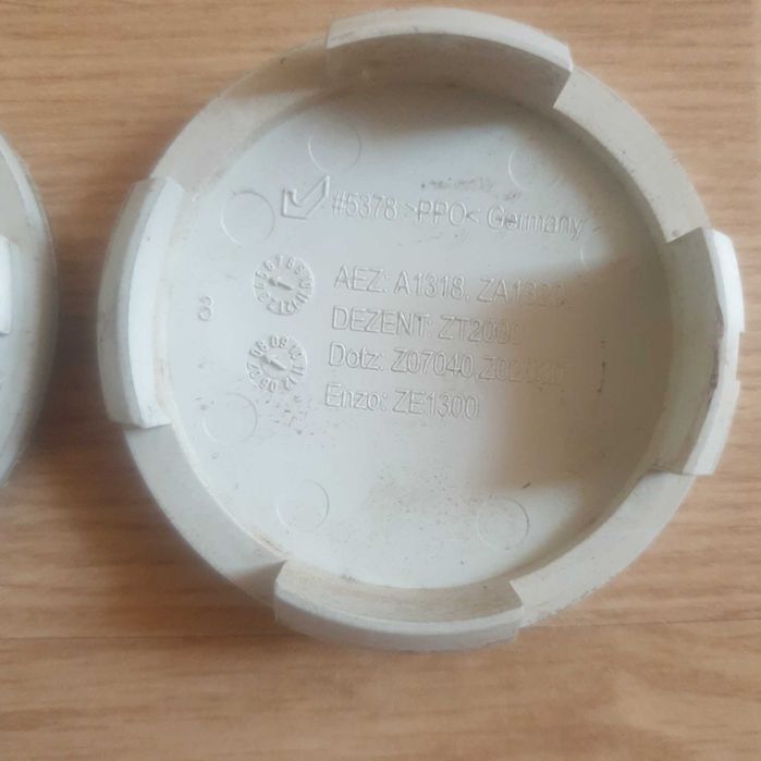 Skoda dekielki do felg 60mm 4 sztuki używane