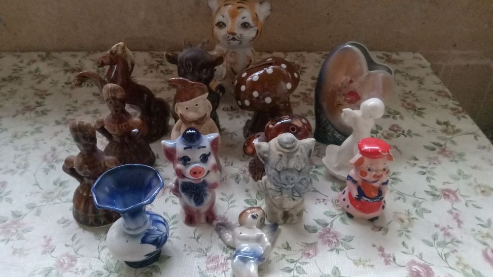 Статуетки фарфорові