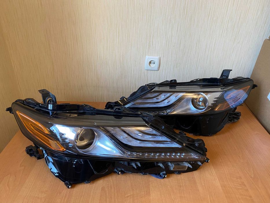 ОРИГІНАЛ Фари Toyota Camry 70 (2018–2024) FULL LED XLE/XSE ліва права