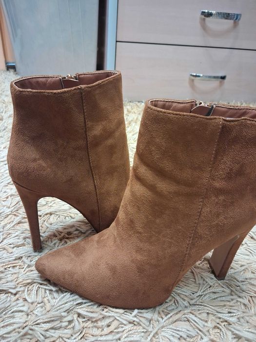 Buty botki rozm 40 - jak nowe