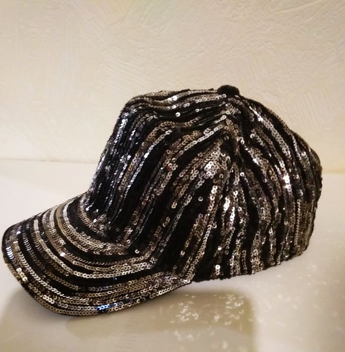 Кепка, пайетки /ручная работа/