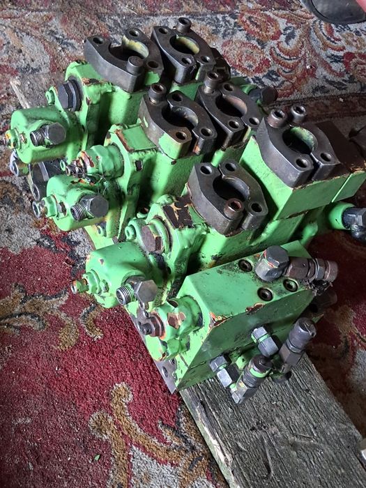 Główny Rozdzielacz do koparki atlas 1404