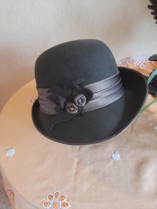 Шляпа женская фетровая