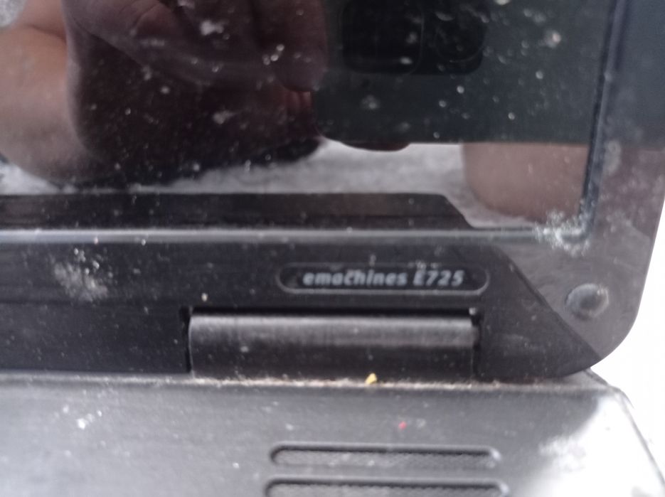 Laptop Acer Emachines E725 uszkodzony w cenie zasilacza