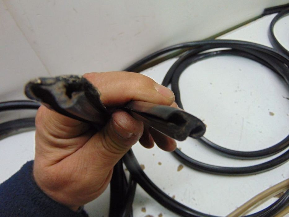 Citroen DS boca de sapo borrachas frisos pretos