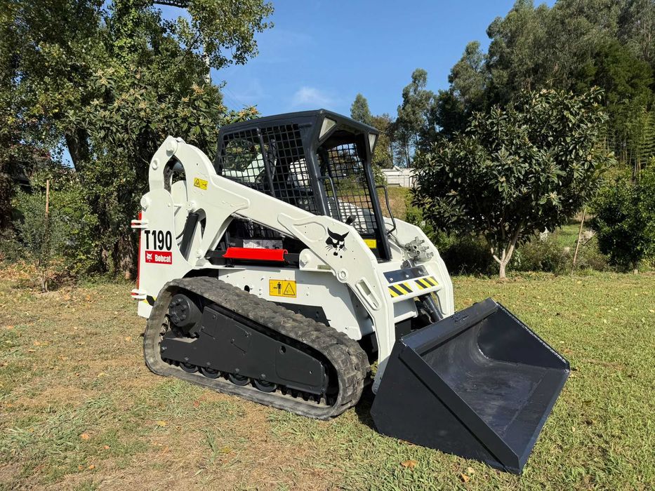 Mini Pá Bobcat T190