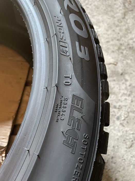235/45 R18 Pirelli Winter Sottozero 3 98V XL Elect PNCS T0 / 4шт./ 2024 рік./ як нові / Акустік