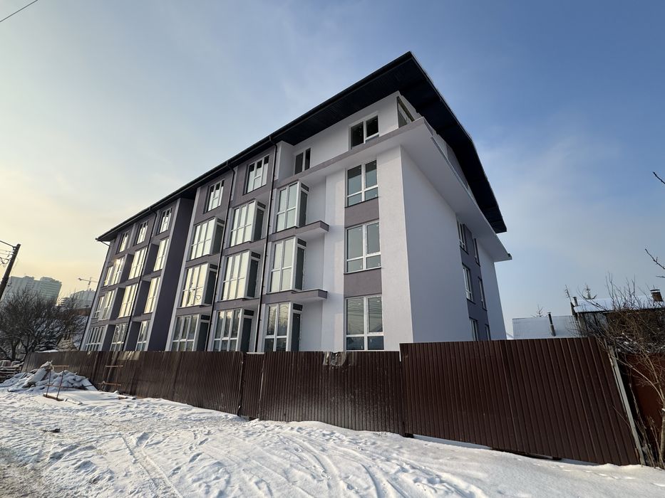 Квартира в новому будинку біля лісу!