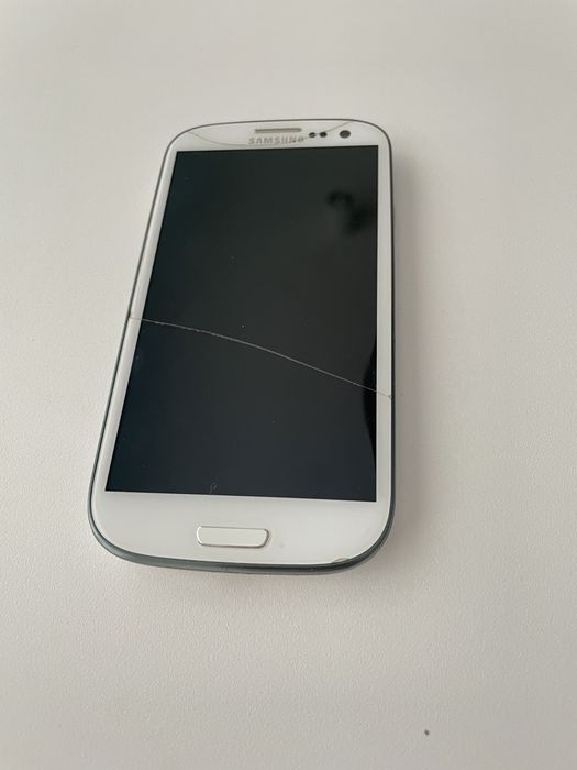 Samsung Galaxy S3 i9300 Biały - używany, sprawny, ślady używania.