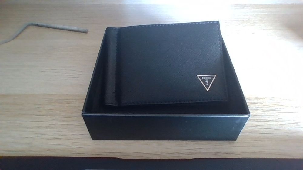 Carteira GUESS nova