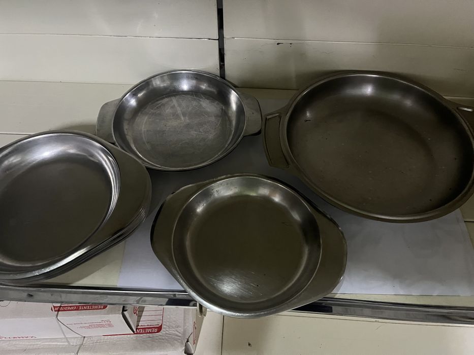 Travessas redondas com pegas em inox 13 unidades