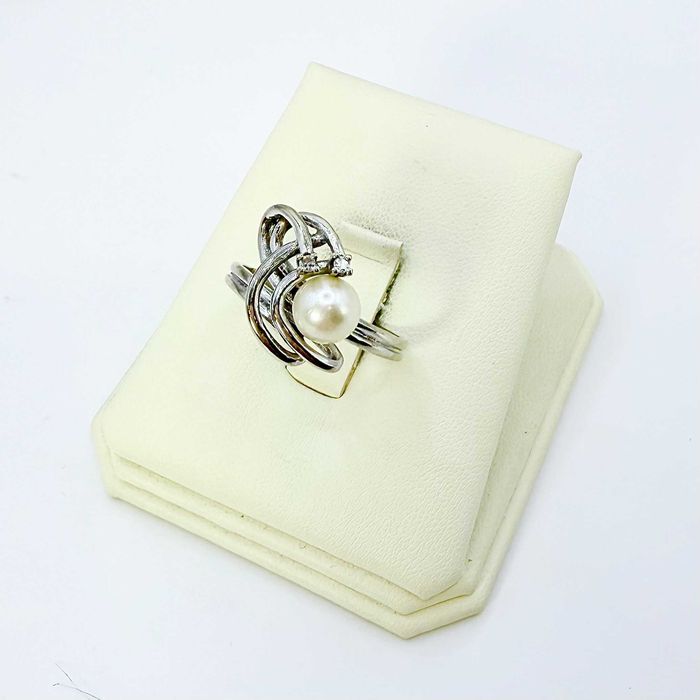 Złoty pierścionek z diamentami i perłą Próba 585 (47K) Rozmiar: 21