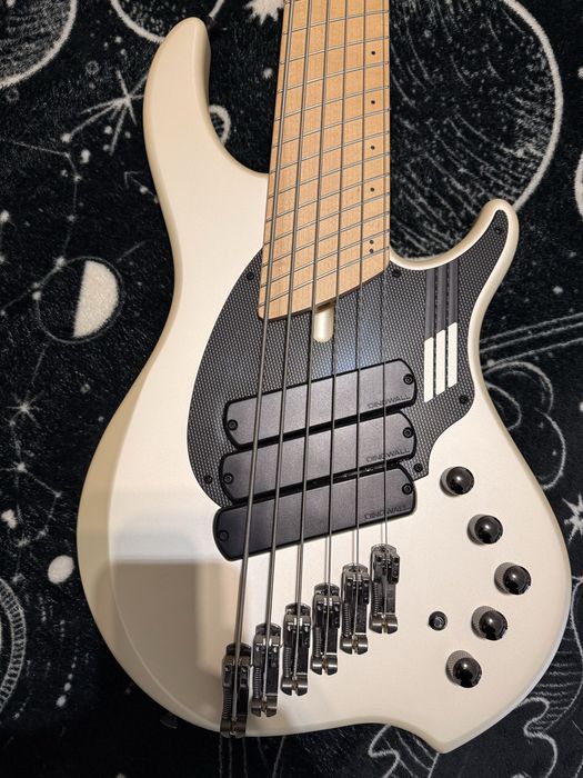 Dingwall Nolly Combustion 6 string multiscale