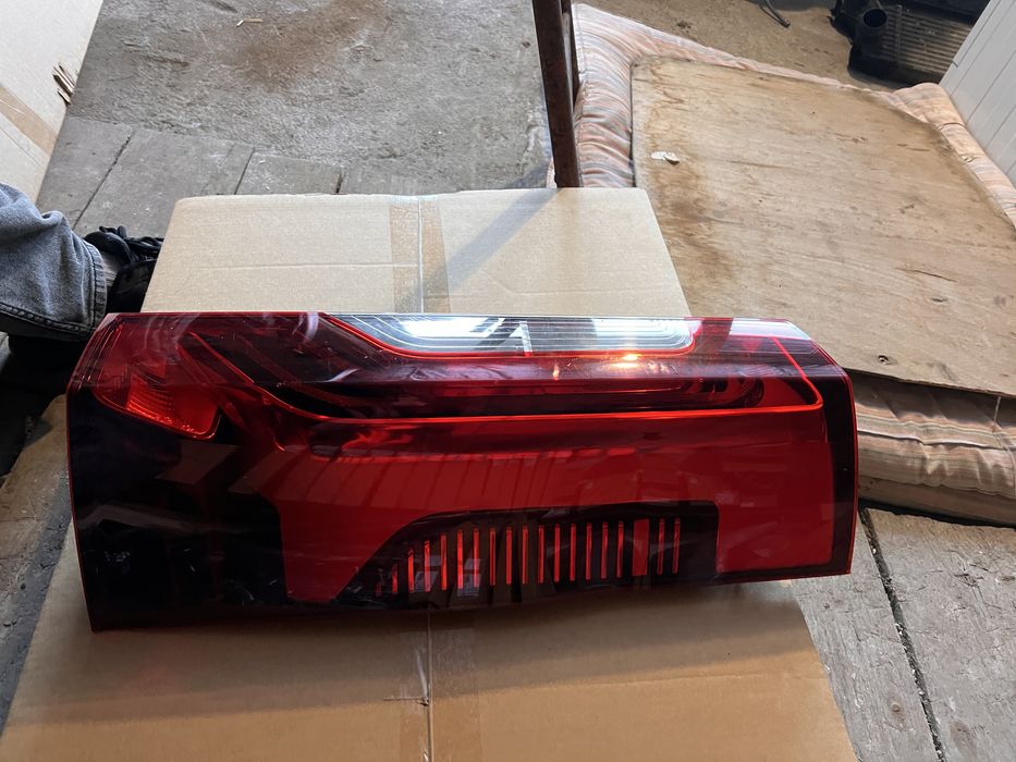 Задній стоп мерседес спрінтер 907-910