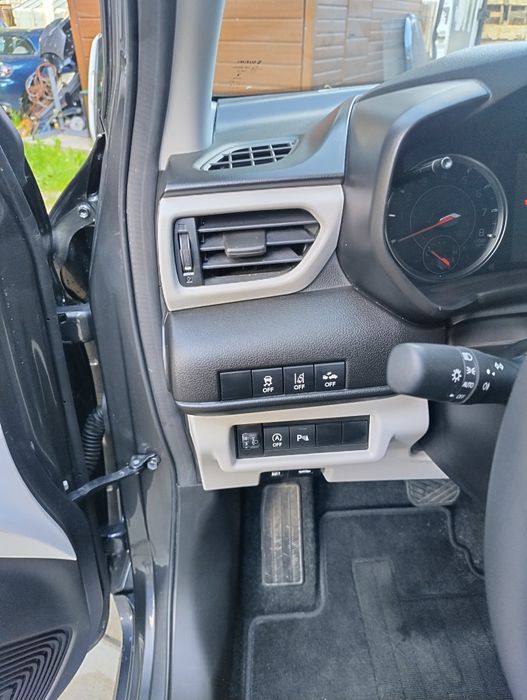 Suzuki Swift Hybrid Automat  Łopatki 1.2 Benz  12-2025 rok 2600 km