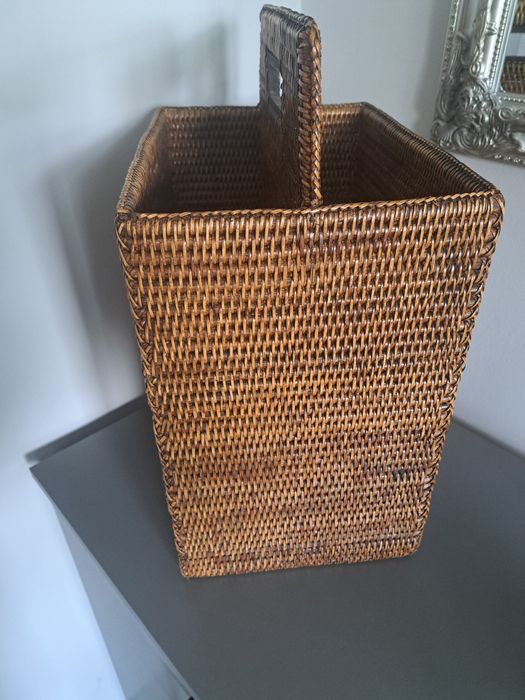 Gazetnik Ratanowy..Lub kosz.40 x25x35 duzy.Stan igla..