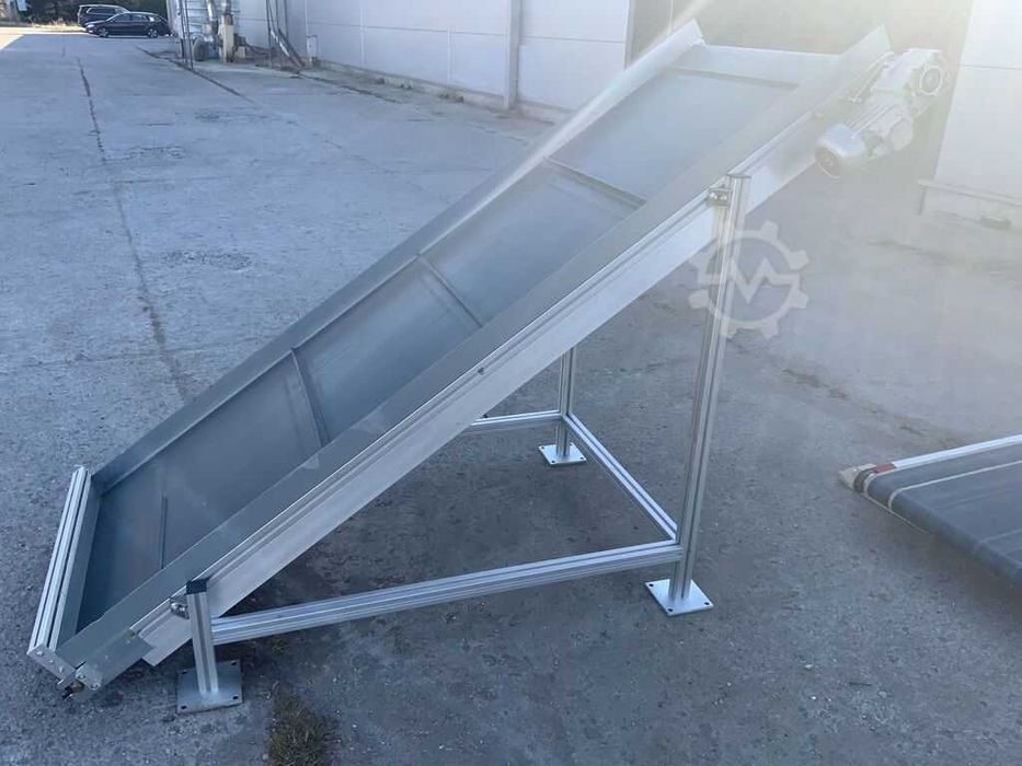 Podajnik taśmowy 2450 mm x 880 mm