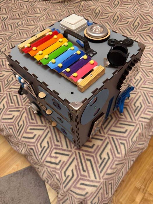 Бізі-куб 30*30 після 1 дитини