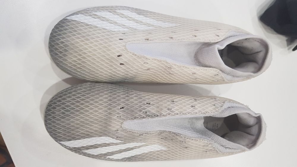 Vendo chuteiras Adidas em muito bom estado.